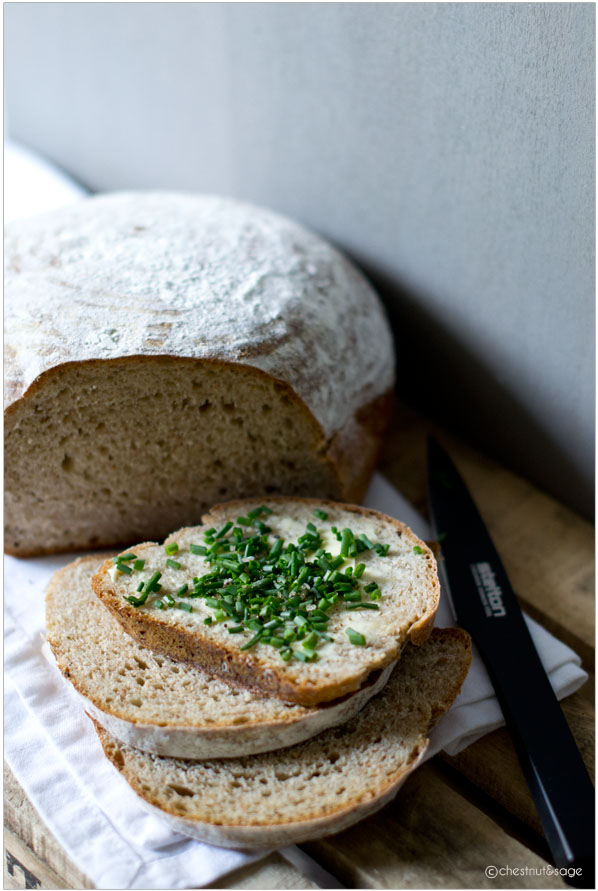 Brotbacken für Anfänger, Teil 2: Weizenbrot – Chestnut &amp; Sage