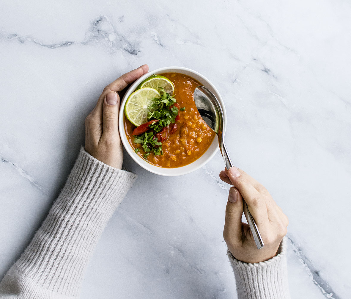 Tomatensuppe mit Curry und roten Linsen – Chestnut &amp; Sage